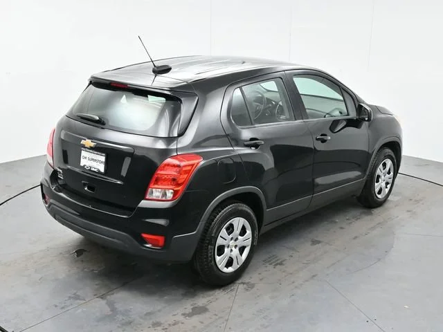 Used 2017 MOSAIC BLACK METALLIC Chevrolet LS image 34