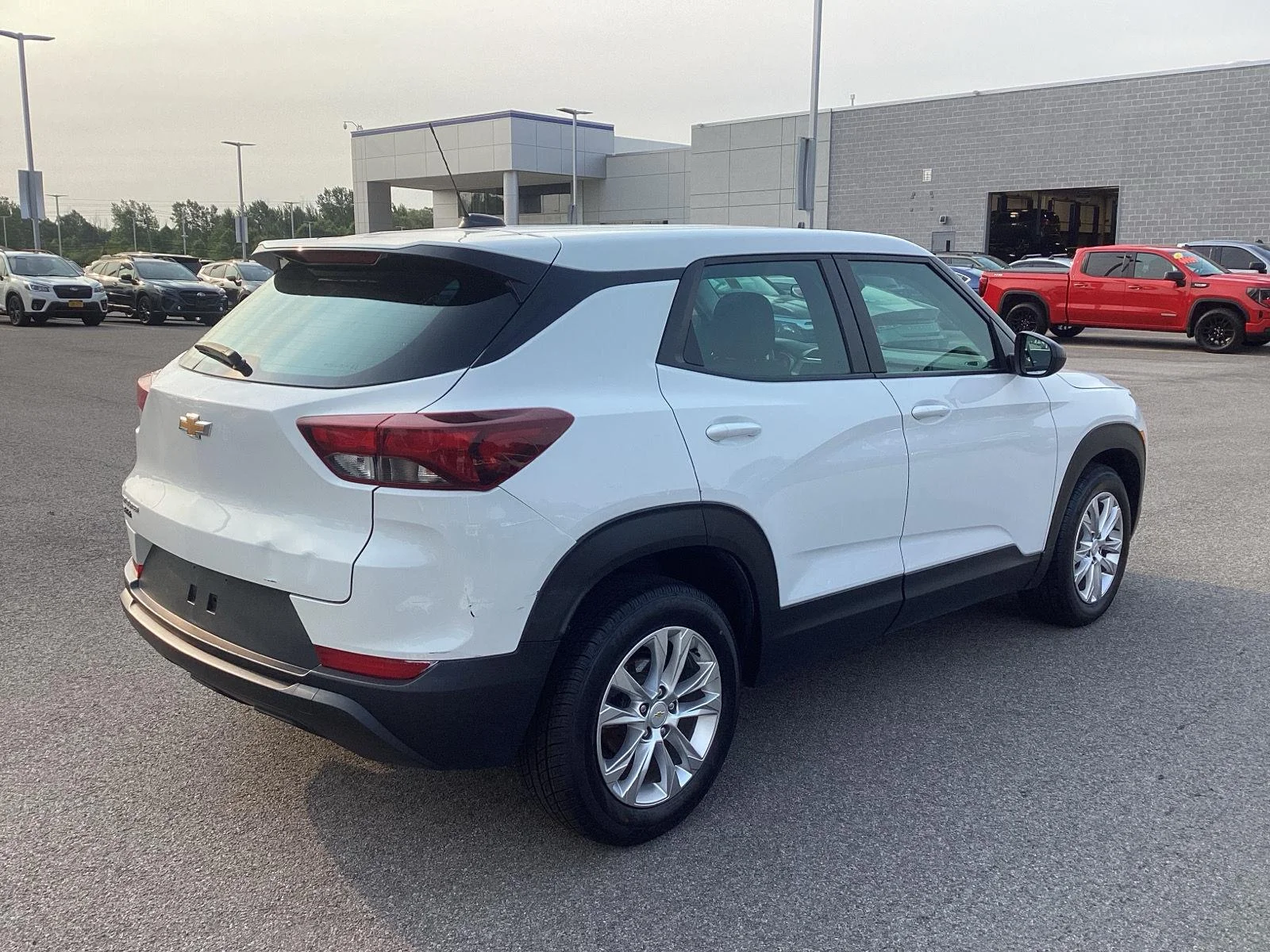 Used 2022 Summit White Chevrolet LS image 5