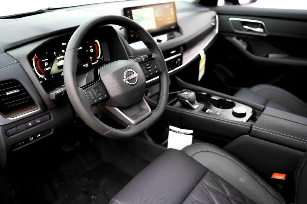 New 2026 Gold Nissan Platinum image 10