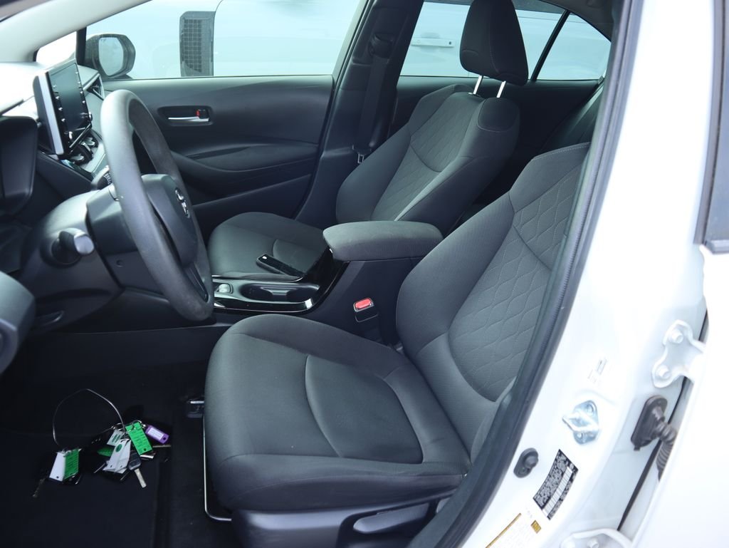 Used 2020 Super White Toyota LE image 9