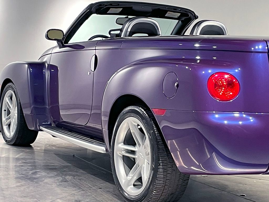 2004 Chevrolet SSR LS - Photo 32