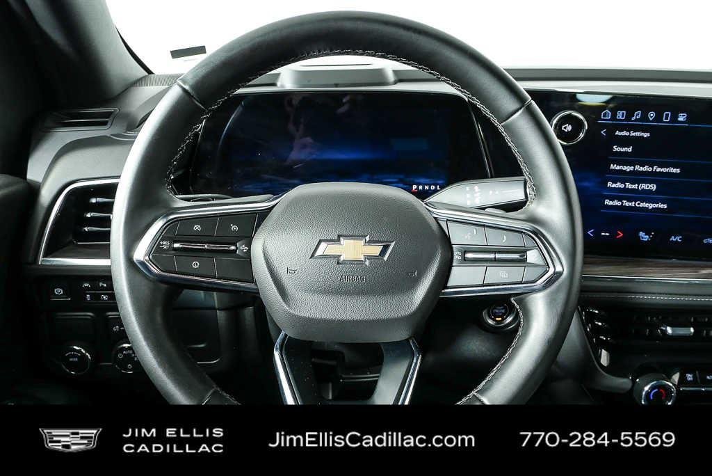 Used 2025 Summit White Chevrolet LT image 9
