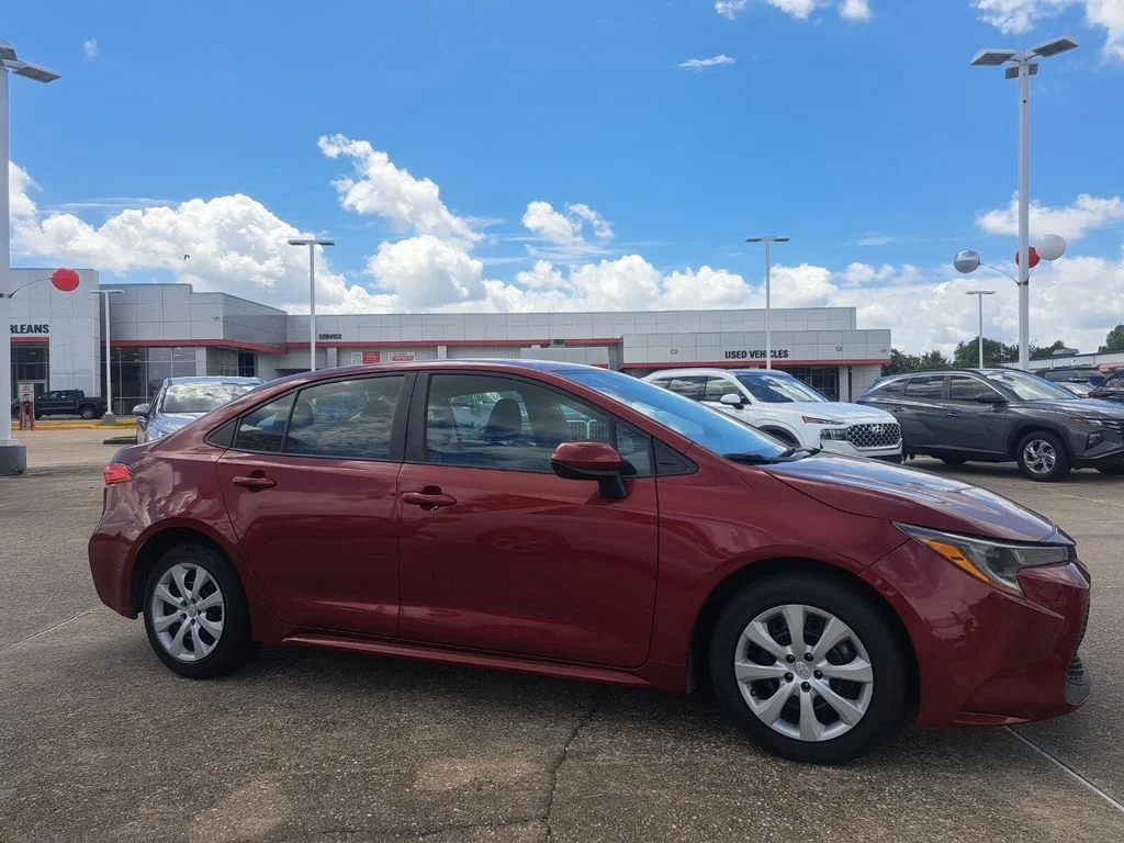 Used 2022 Red Toyota LE image 3