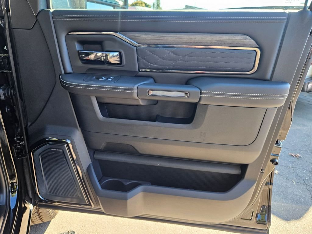 2026 RAM 2500 Limited - Photo 17