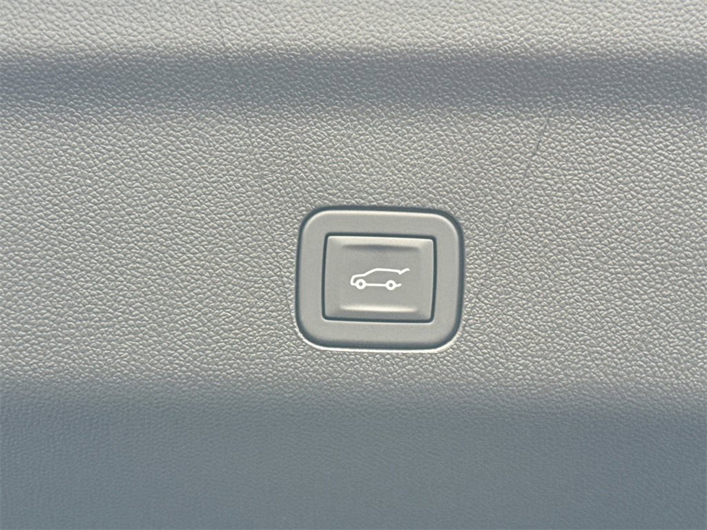 2026 GMC YUKON XL - Image 35