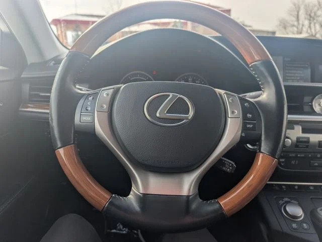 Used 2013 Silver Lexus 300h image 10