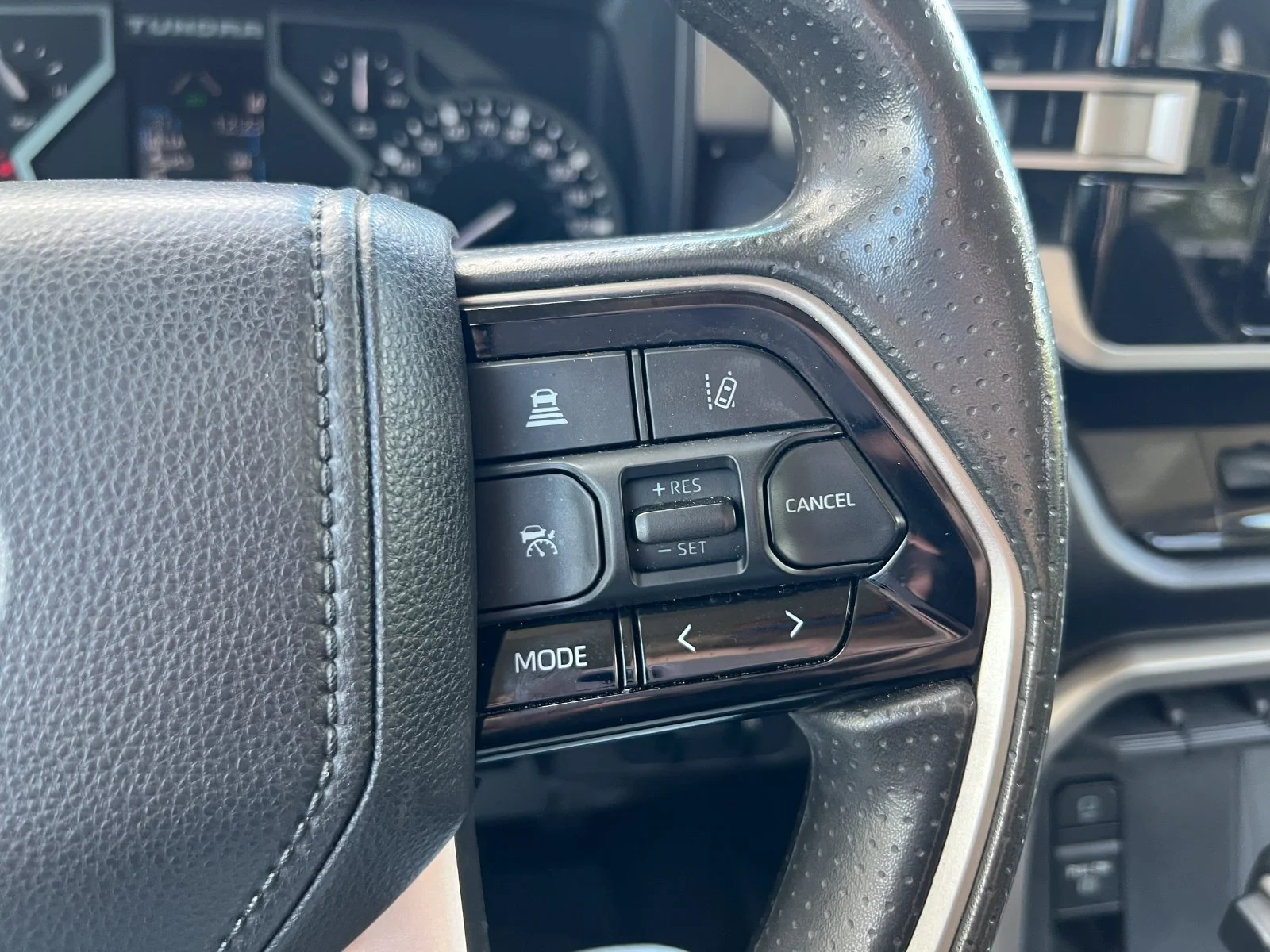 Used 2022 Silver Toyota SR5 image 12