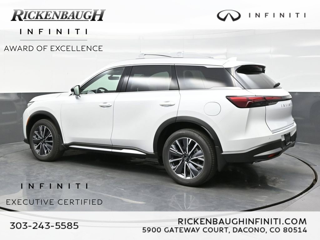 Certified Used 2026 White INFINITI LUXE image 4