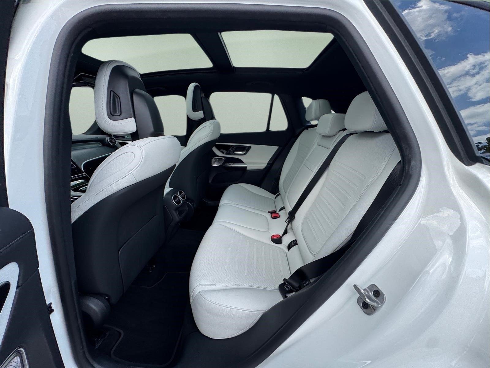 Used 2024 Polar White Mercedes-Benz GLC 300 image 15