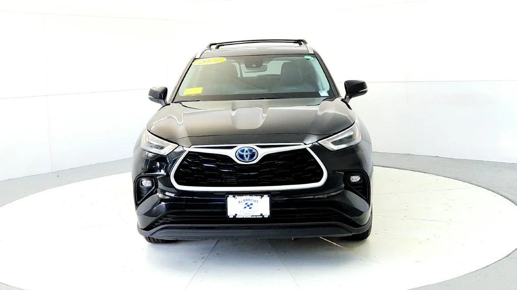 Used 2023 Black Toyota XLE image 8