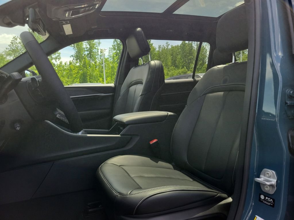 New 2026 Steel Blue Exterior Paint Jeep Limited image 18
