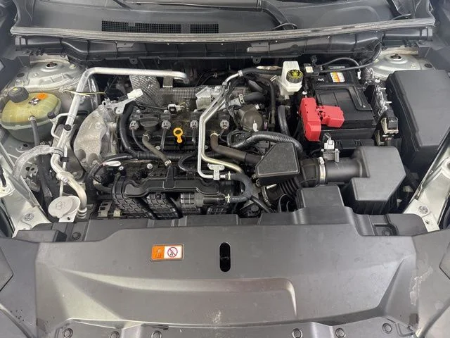 Used 2023  Mitsubishi SE image 17