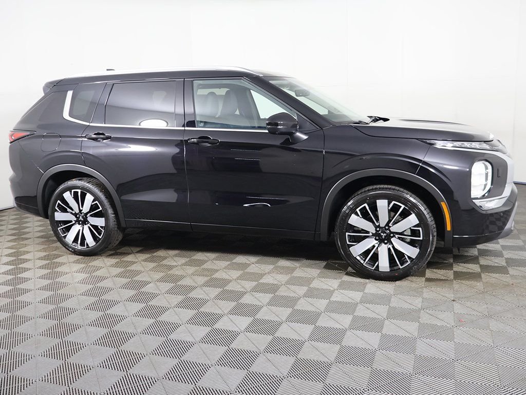 2025 Mitsubishi Outlander SEL - Photo 22