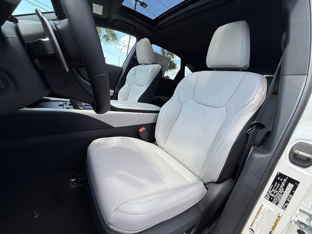 New 2026 Eminent White Pearl Lexus PREMIUM PLUS image 18