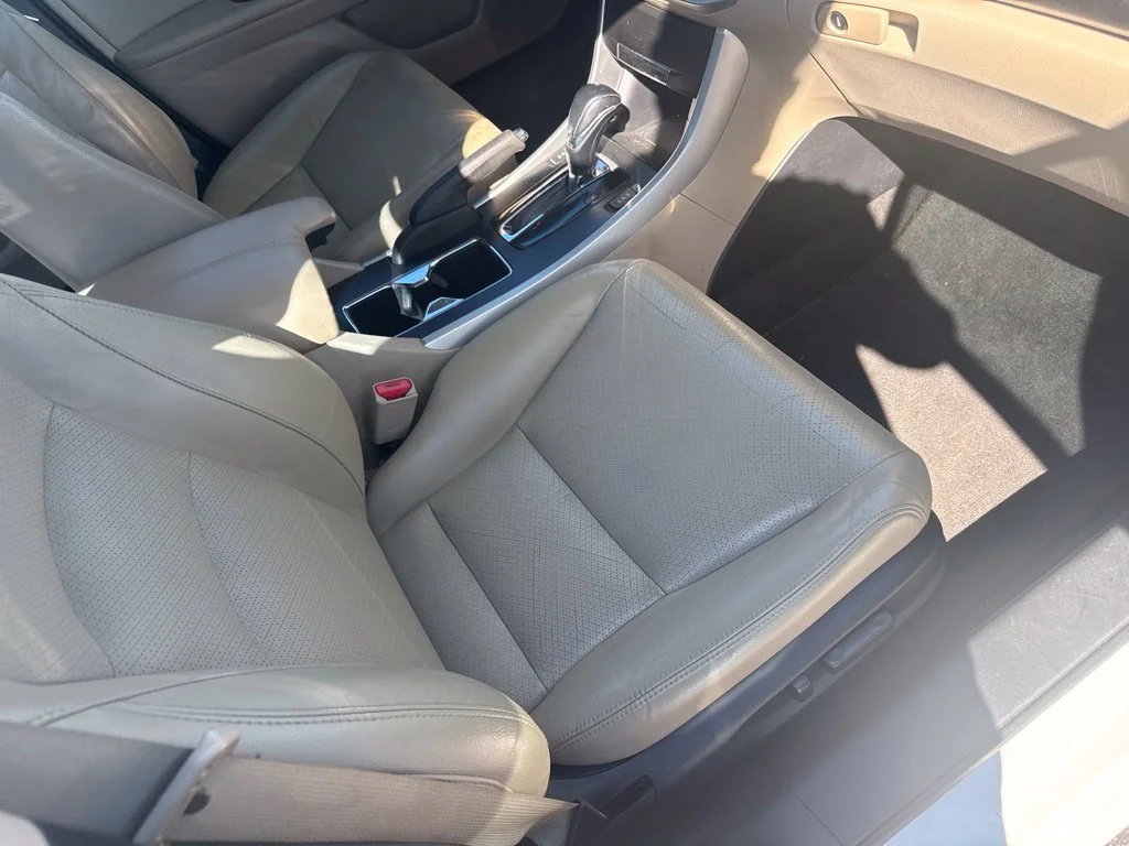 Used 2013 White Orchid Pearl Honda EX-L image 9