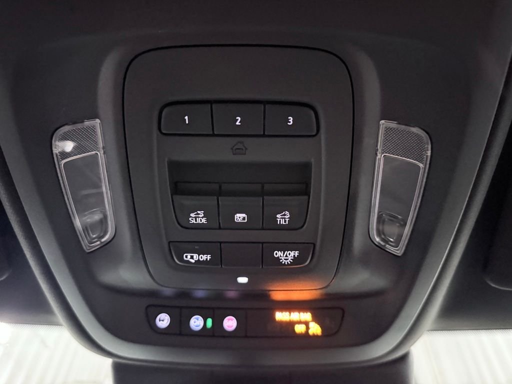 Used 2025 White Cadillac Premium Luxury image 27
