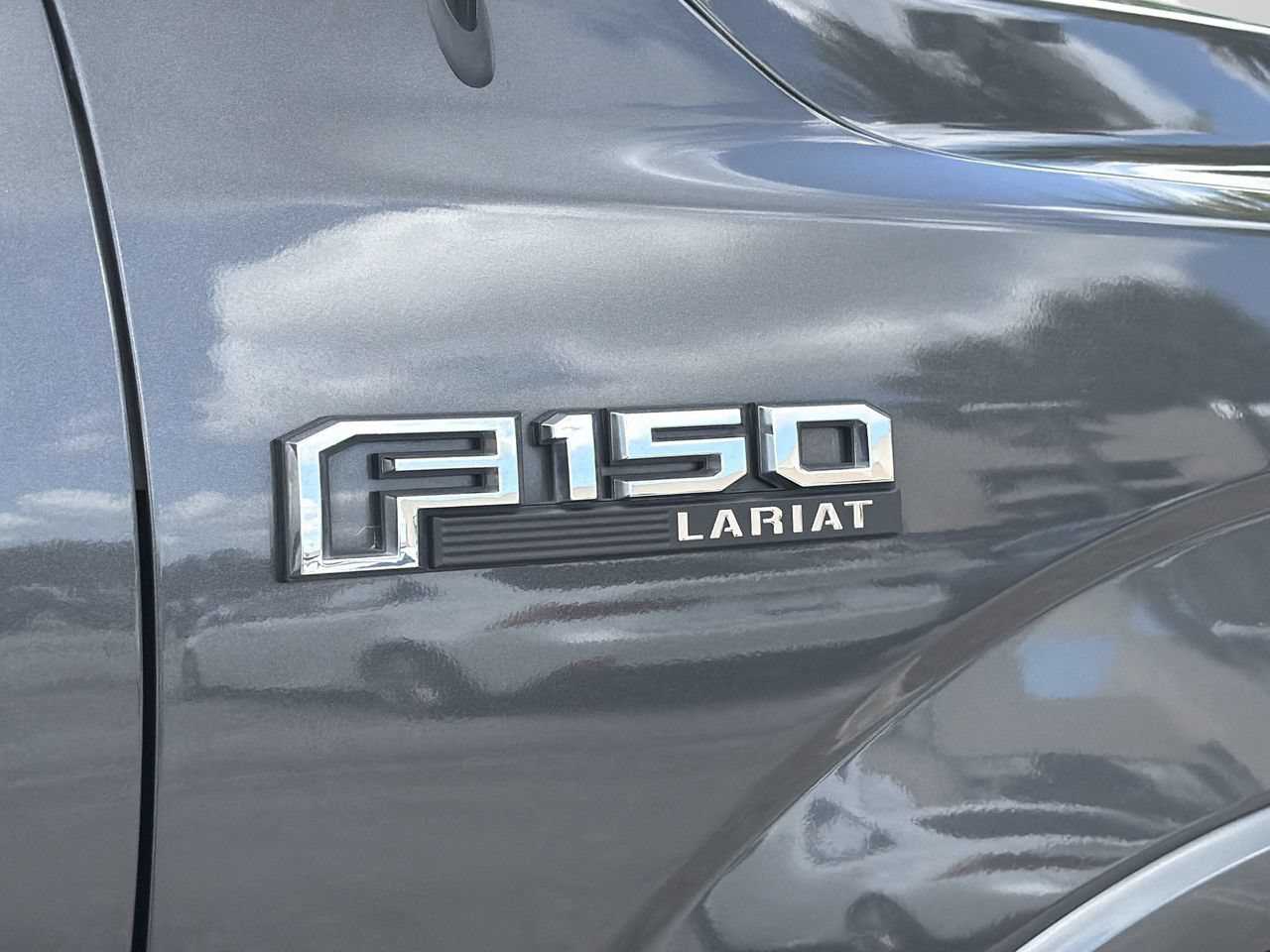 Used 2019 Magnetic Ford Lariat image 9