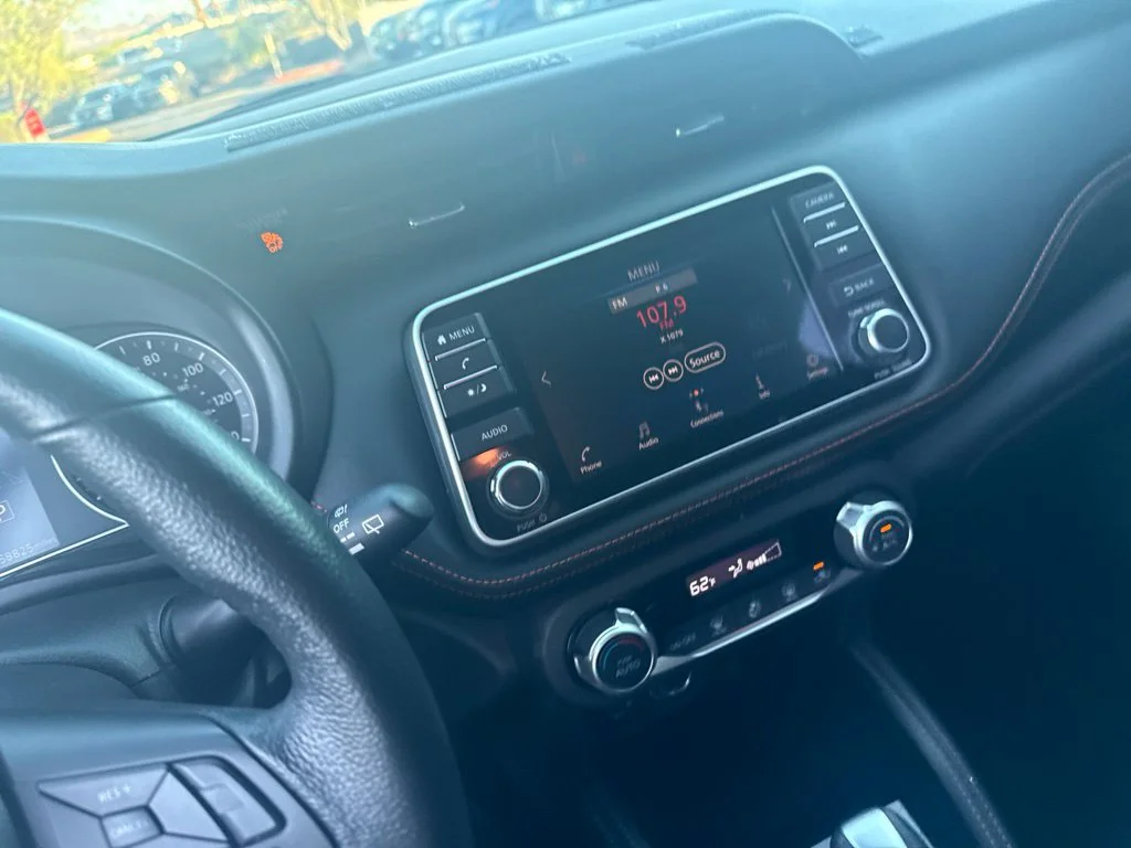 Used 2020 Silver Nissan SR image 28