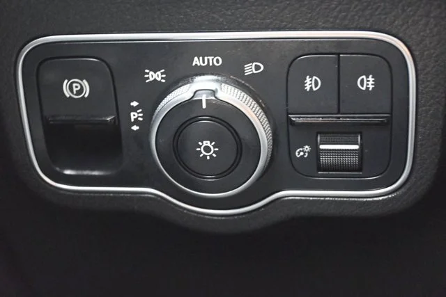 Used 2021 Black Mercedes-Benz GLA 250 image 25