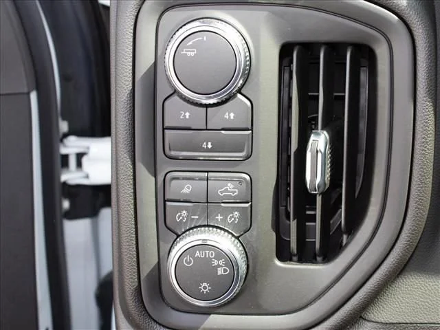 2025 GMC Sierra 3500 Chassis Cab Pro - Photo 11