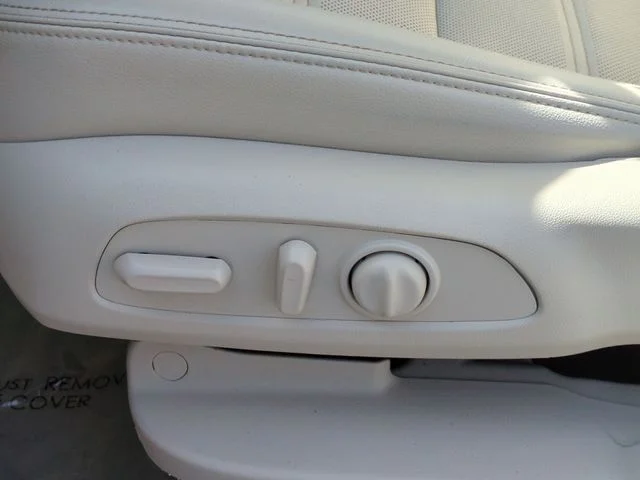 Used 2023 White GMC Denali image 12