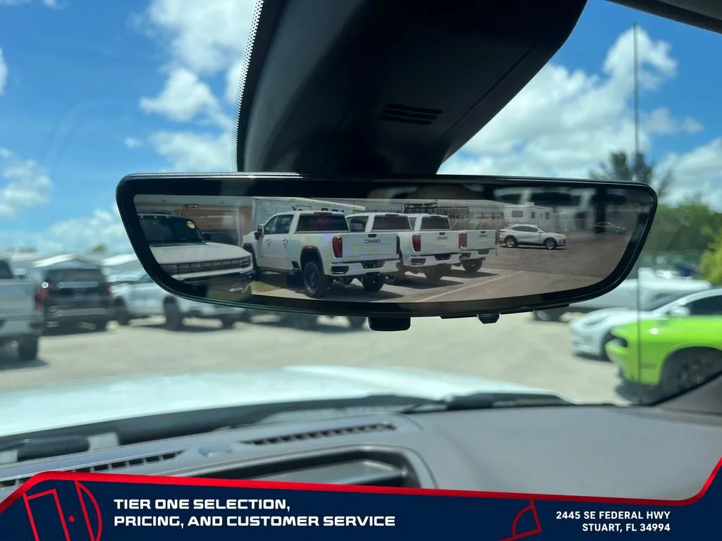 Used 2021 WHITE FROST TRICOAT GMC Denali image 28