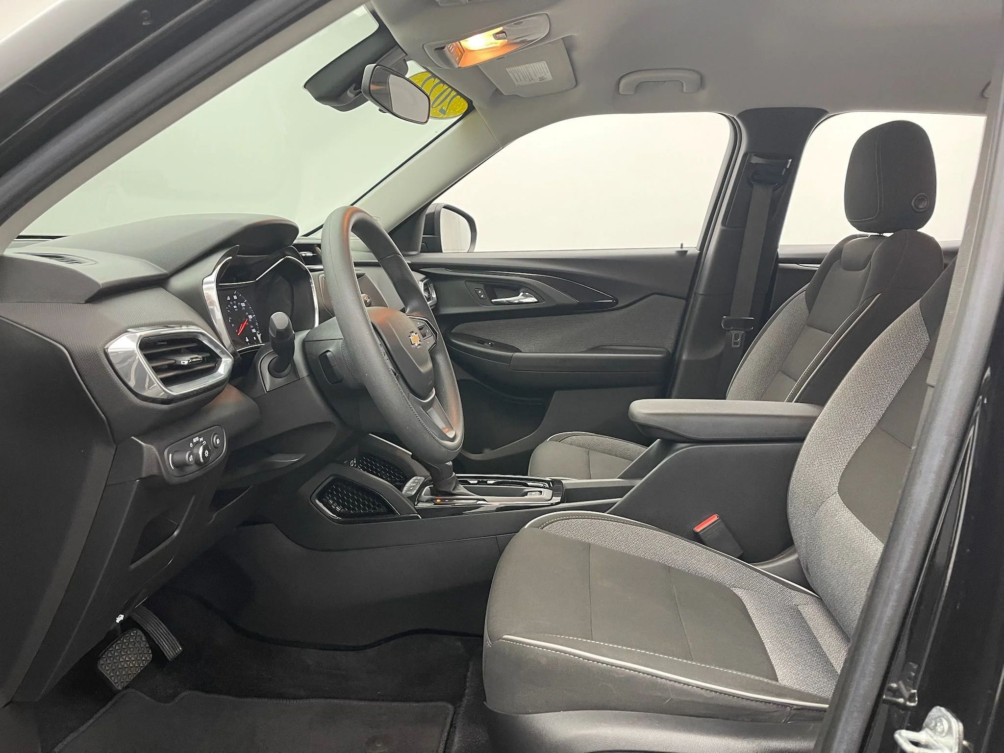 Used 2022 Mosaic Black Metallic Chevrolet LT image 15