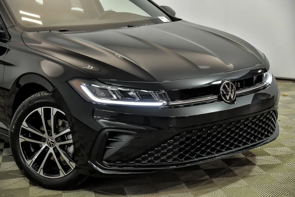 New 2026 Black Volkswagen 1.5T Sport image 2