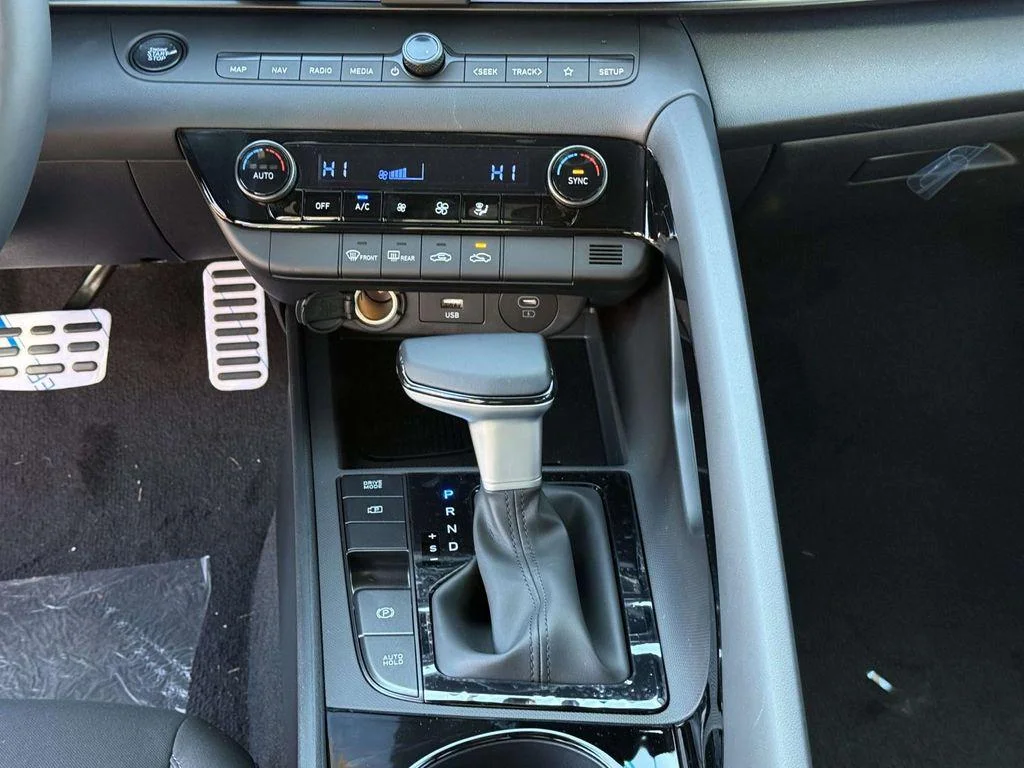2025 Hyundai Elantra Blue - Photo 20