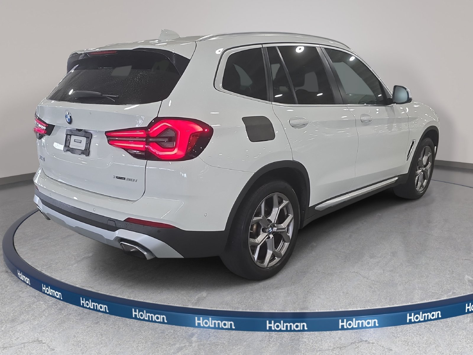 Used 2023 White BMW xDrive30i image 5