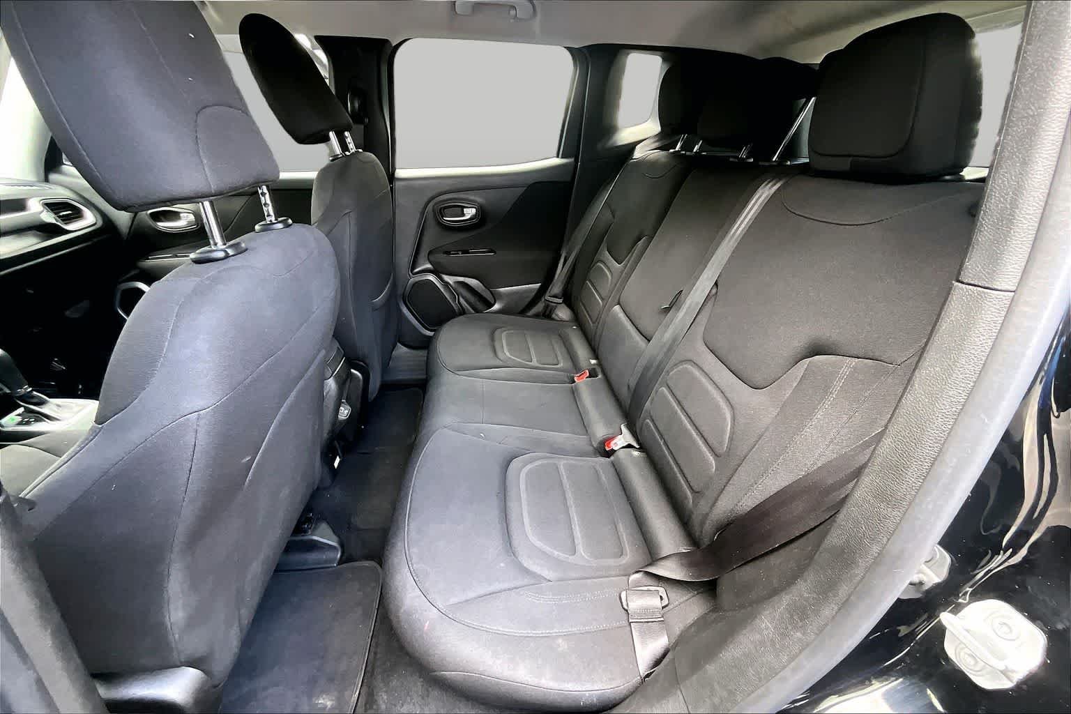 Used 2020 Black Clearcoat Jeep Latitude image 21
