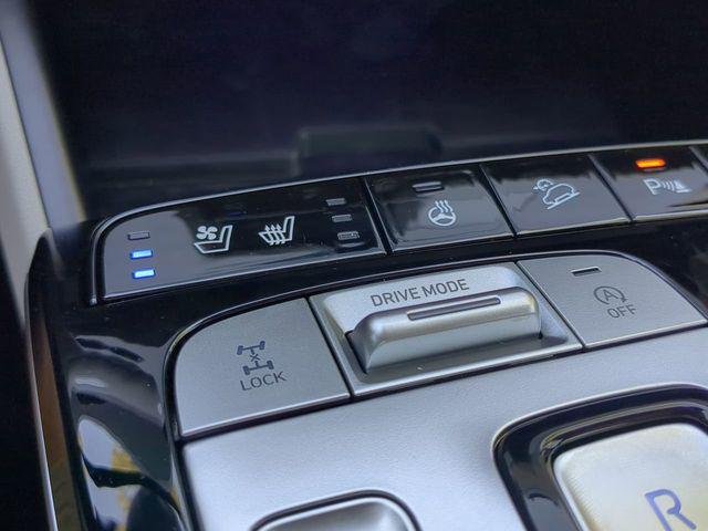 New 2024 Black Hyundai Limited AWD image 25