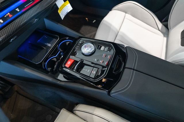 New 2026 Carbon Black Metallic BMW Base image 29