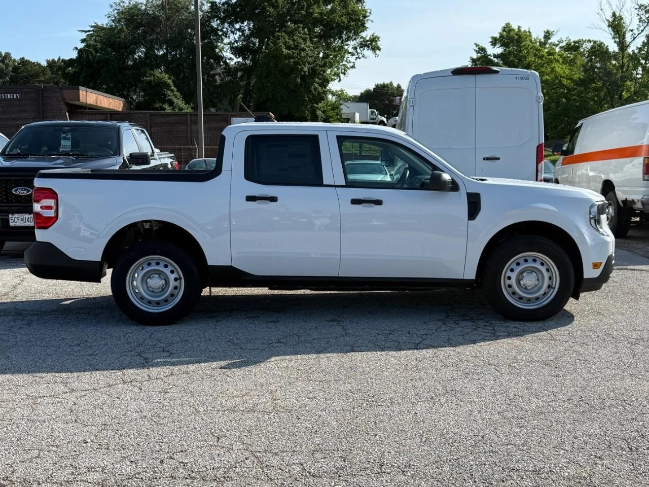 New 2026 Oxford White Ford XL image 2