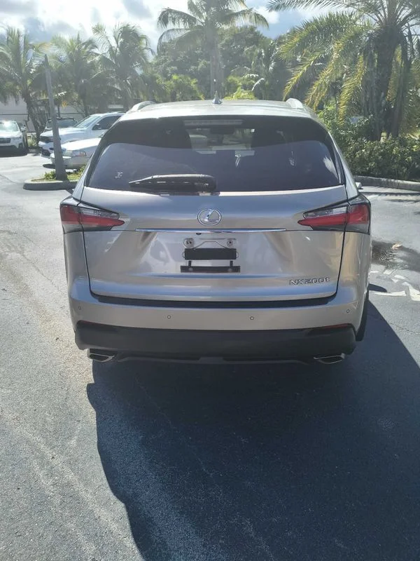 Used 2015  Lexus  image 6