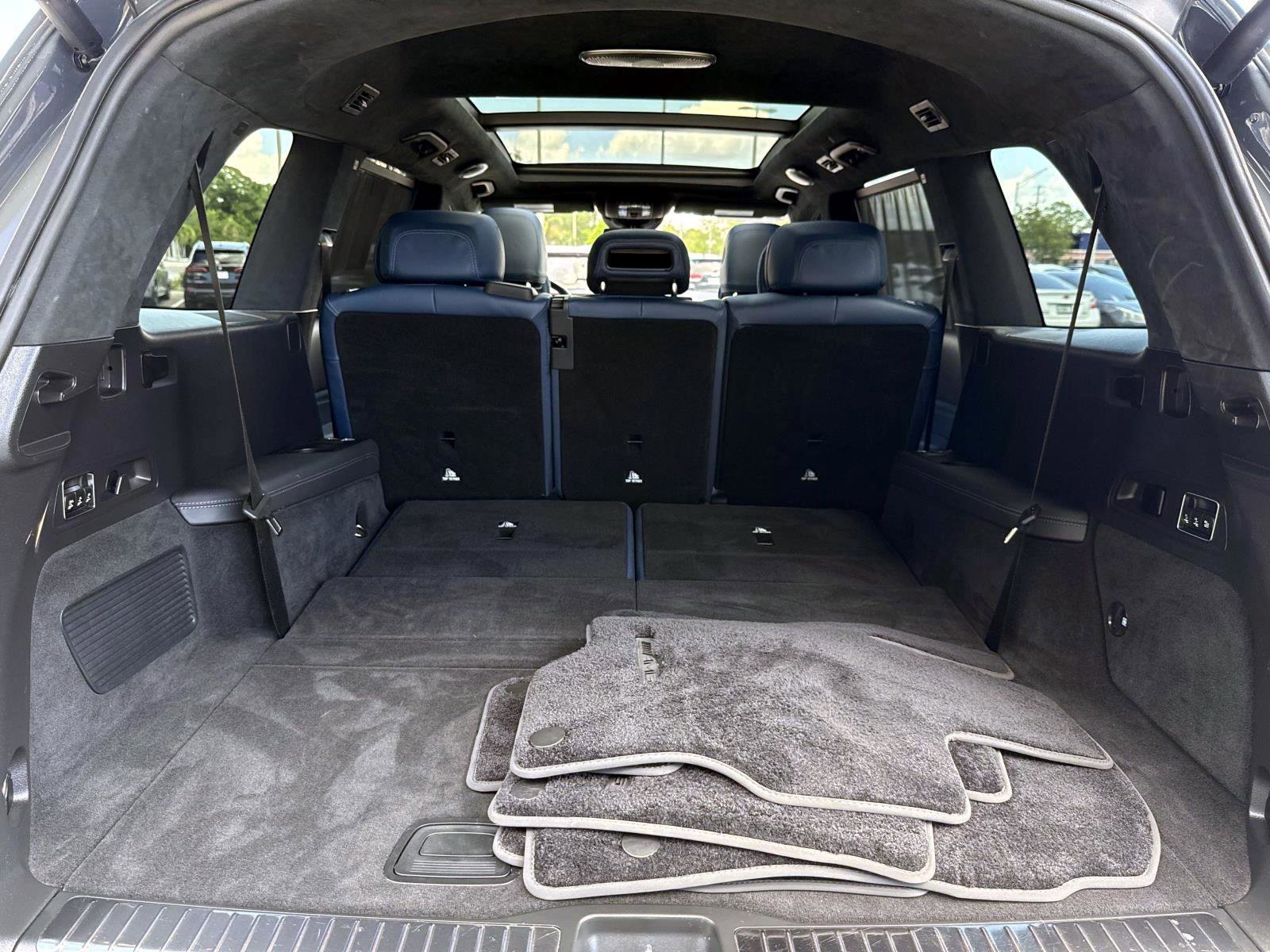Certified Used 2026 MANUFAKTUR Silicon Grey Mercedes-Benz 63 AMG® image 11