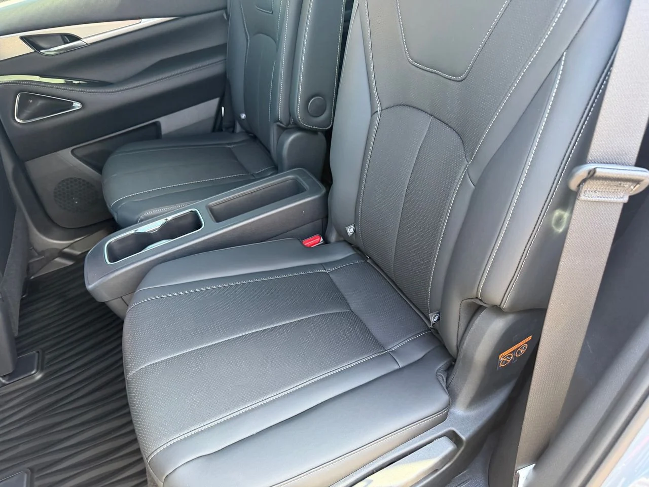 New 2027 HARBOR GRAY INFINITI Sport AWD image 26