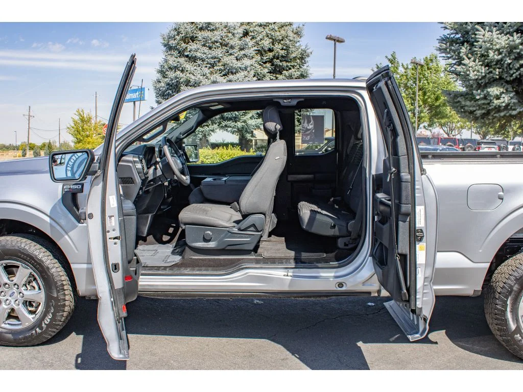 Used 2021 ICONIC SILVER METALLIC Ford XL image 14