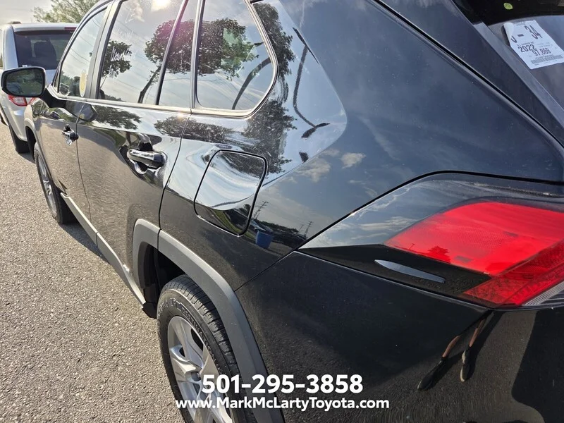 Used 2022 BLACK TOYOTA HYBRID LE AWD image 9