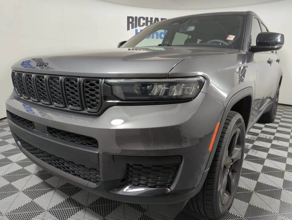 2023 Jeep Grand Cherokee L Altitude's photo