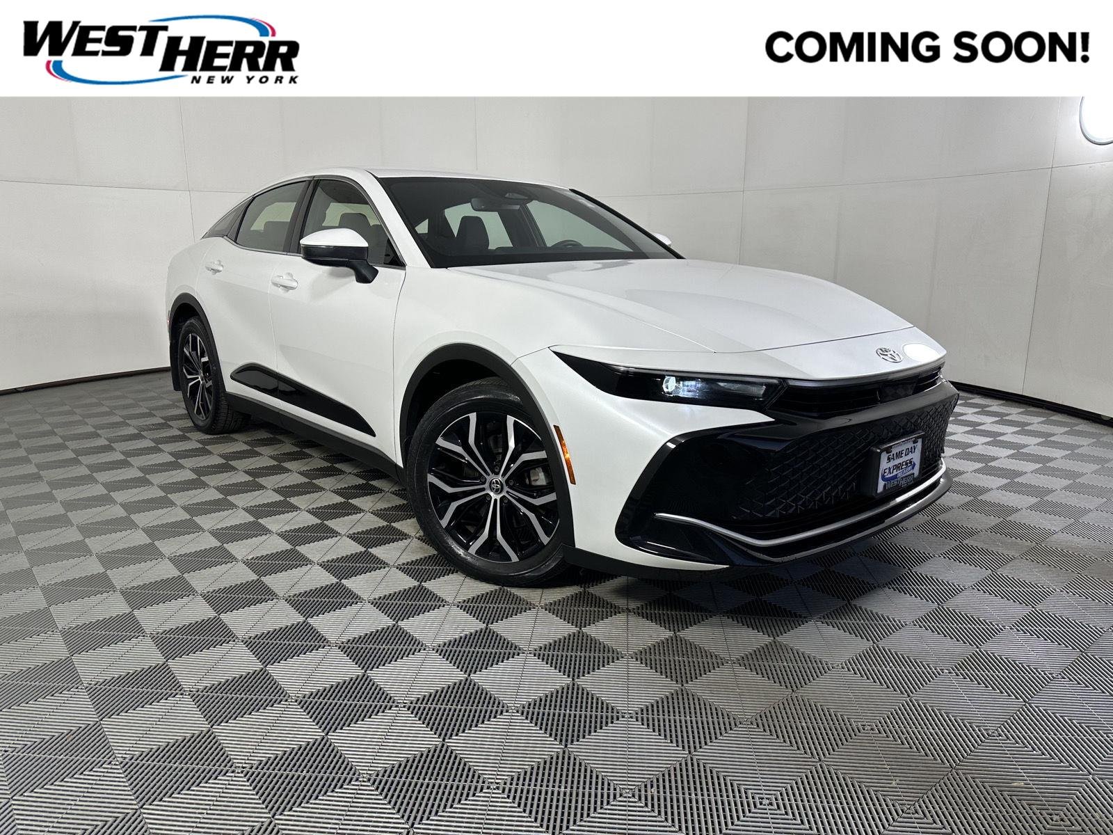 Used 2023 Oxygen White Toyota XLE image 1