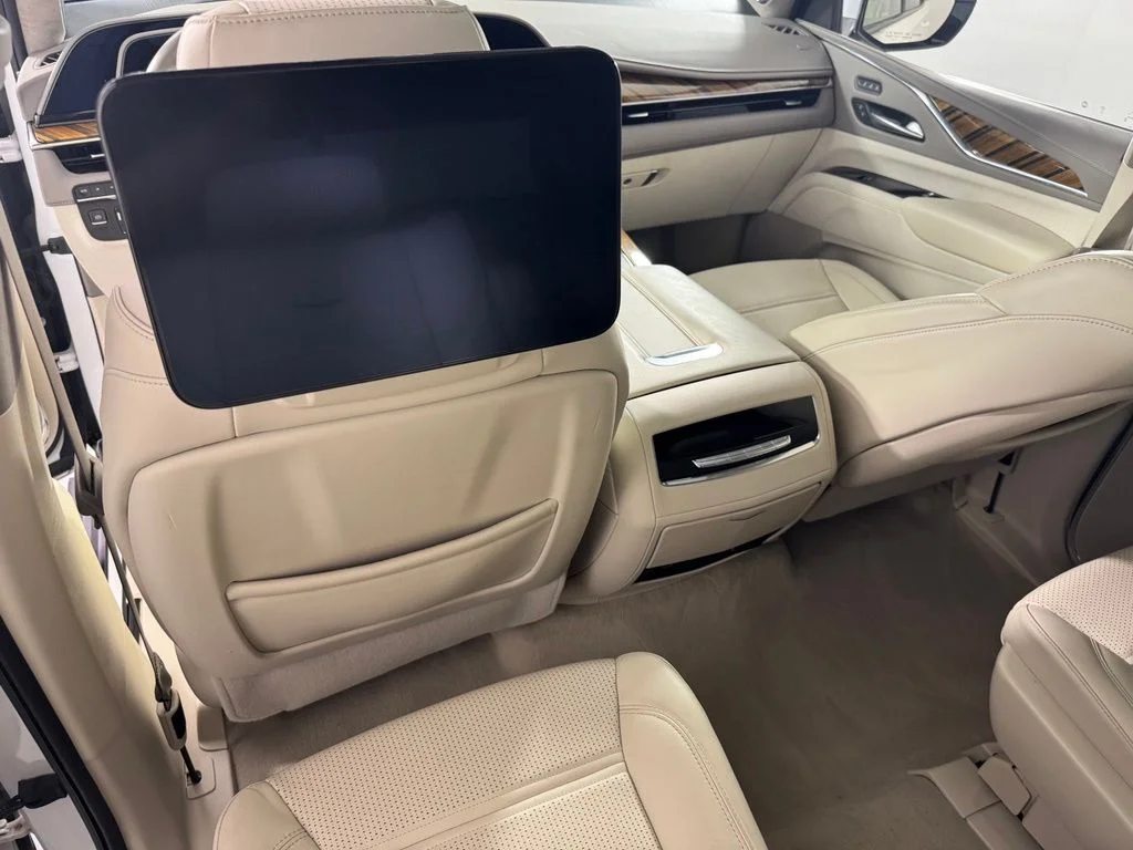 Used 2024 Crystal White Tricoat Cadillac Sport Platinum image 27