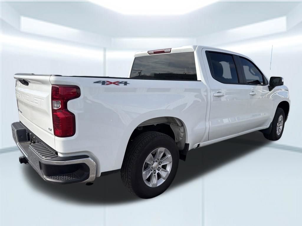 Used 2026 Summit White Chevrolet LT image 13
