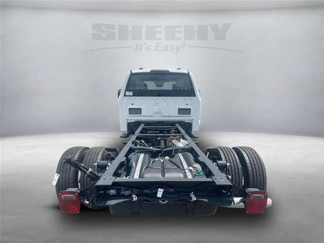 New 2026 Oxford White Ford F-450® XL image 6