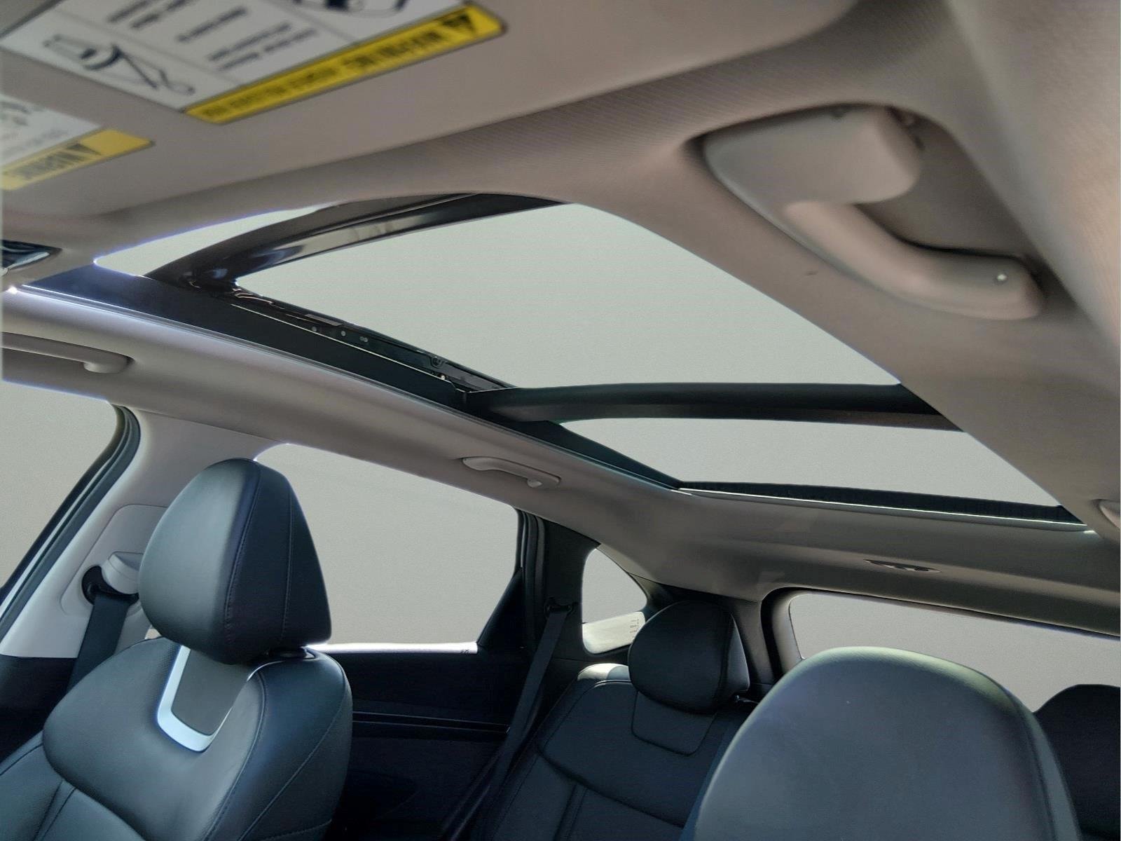 Used 2022 Quartz White Hyundai Limited image 17
