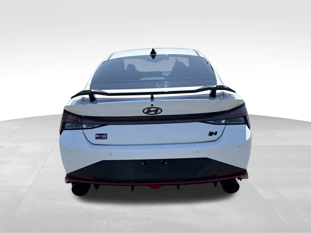 Used 2022 Ceramic White Hyundai Base image 4