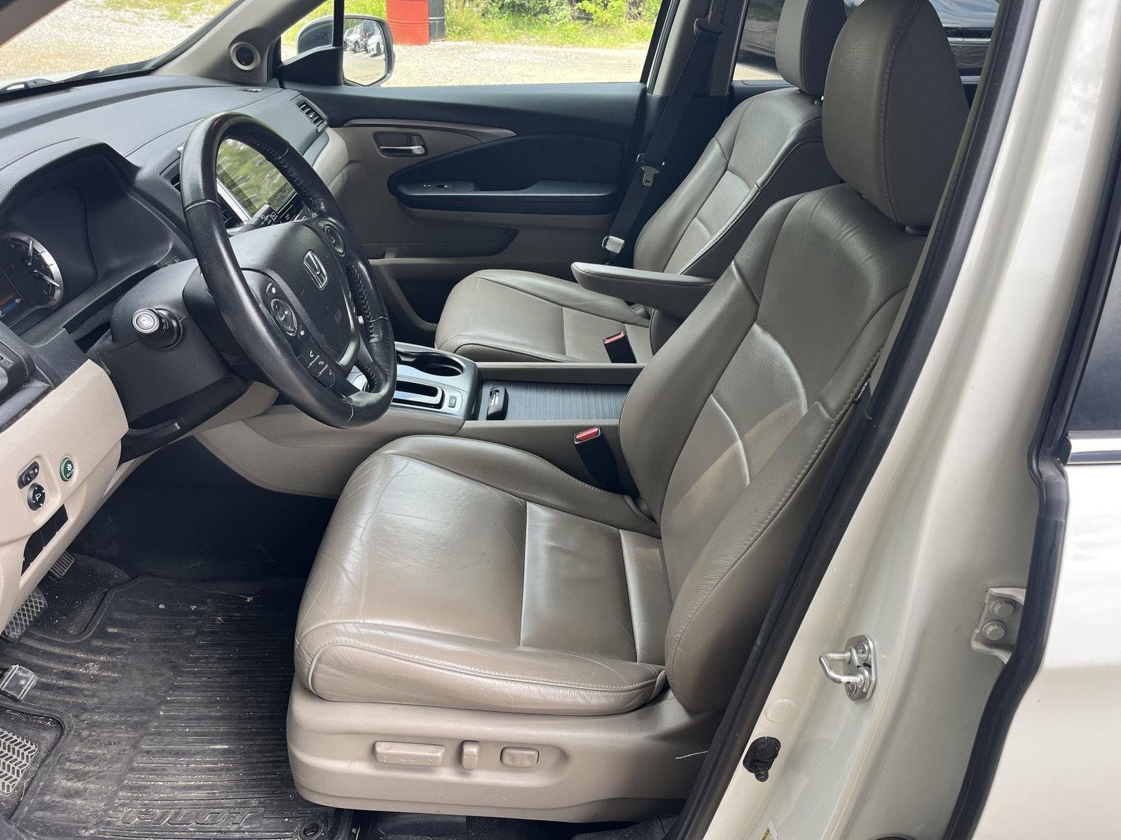 Used 2018 White Diamond Pearl Honda EX-L image 12