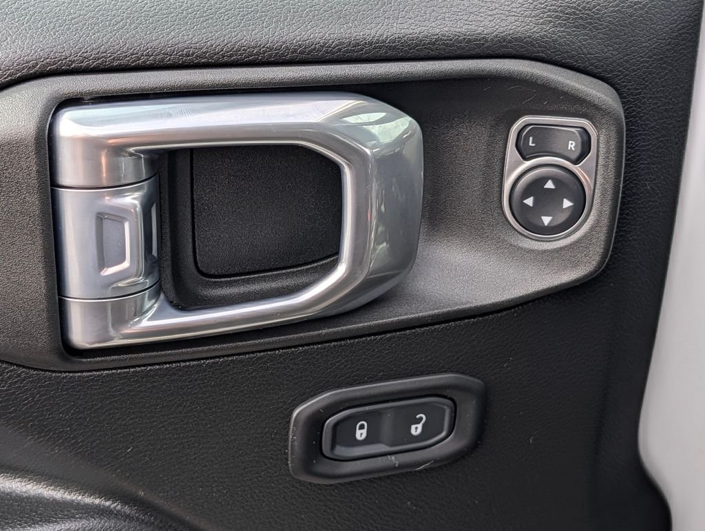 2021 Jeep Gladiator Mojave - Photo 17
