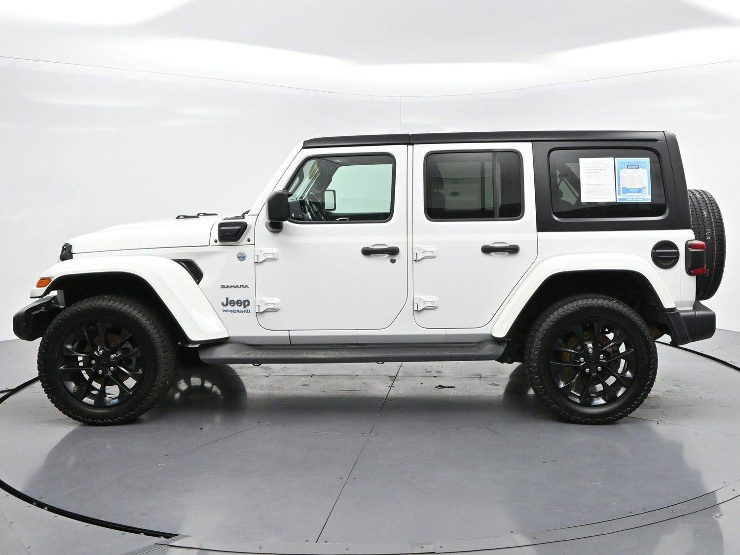 Used 2022 Bright White Clearcoat Jeep Unlimited Sahara image 4