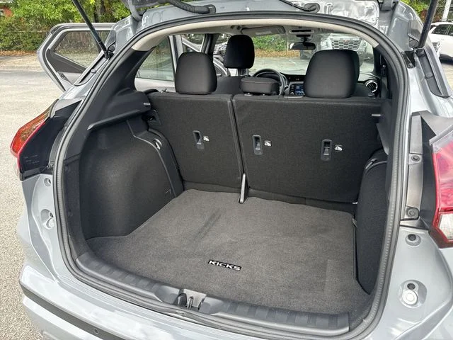 Used 2024 Gray Nissan SR image 12